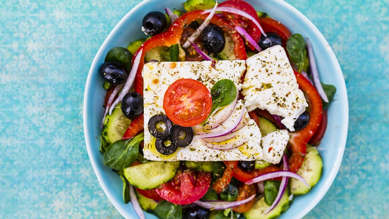 How To Make Traditional Greek Salad